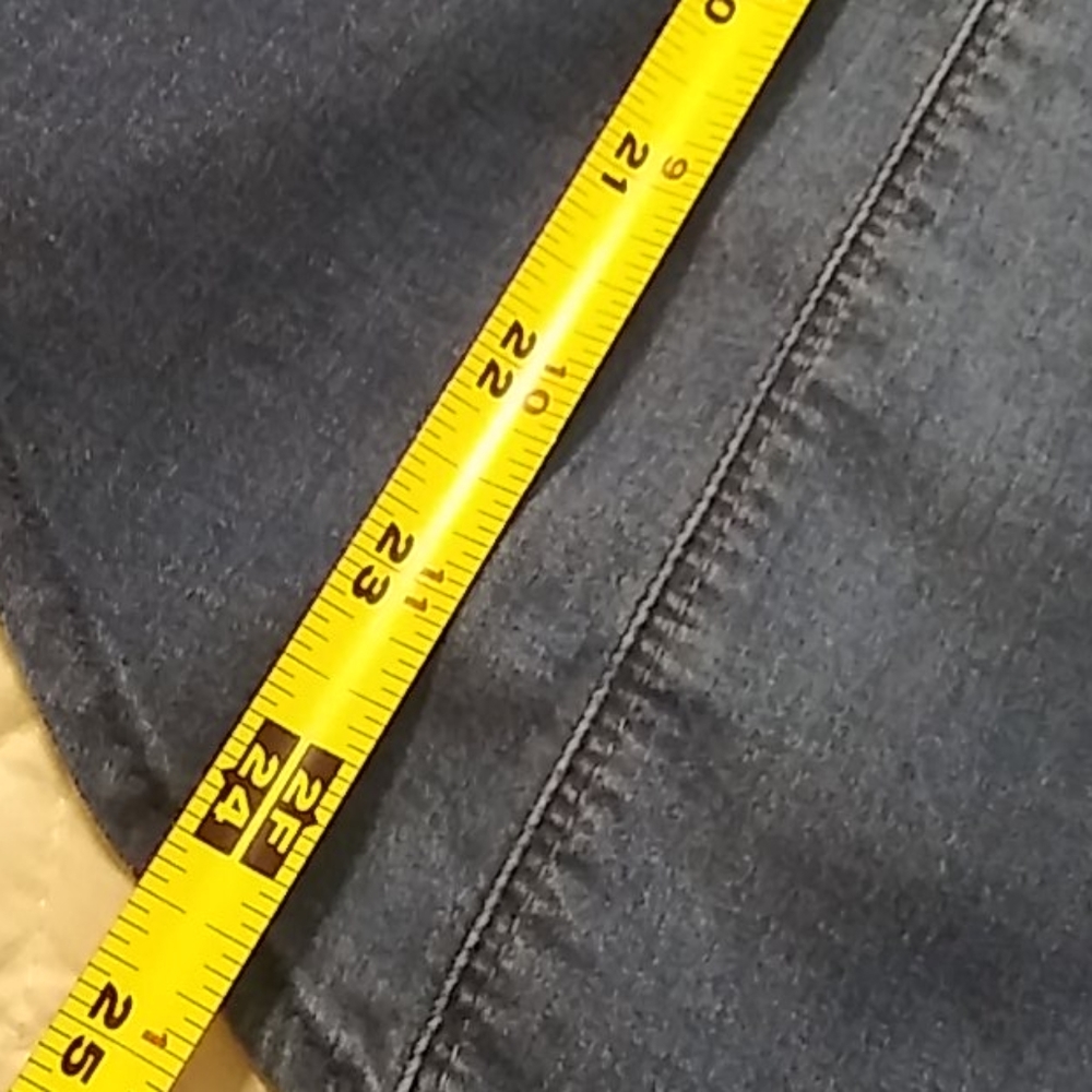 Guess los Angeles denim shirt. - Picture 13 of 16